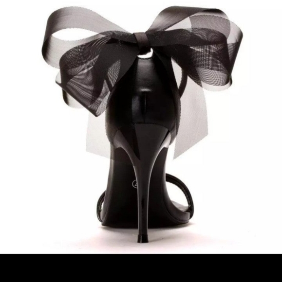 CC High Heels 80mm Black Bow Quilted Calfskin